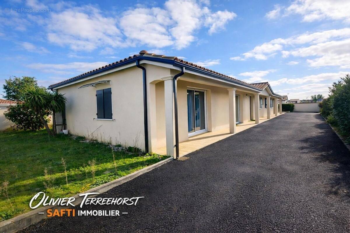 Photo 1 - Maison à LES BILLAUX