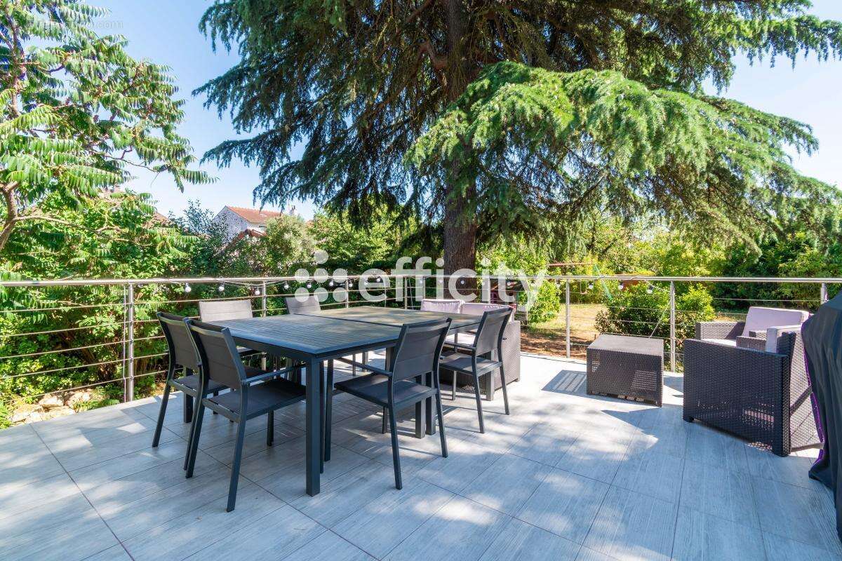 Maison à VILLENEUVE-LE-ROI