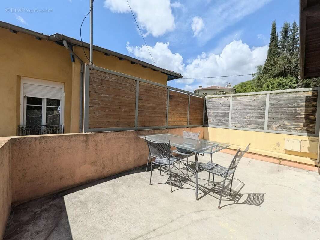 Sospel – À 35 minutes de Monaco – 5 pièces familial en duplex de 111 m² – Terrasse – Balcon - photo 3