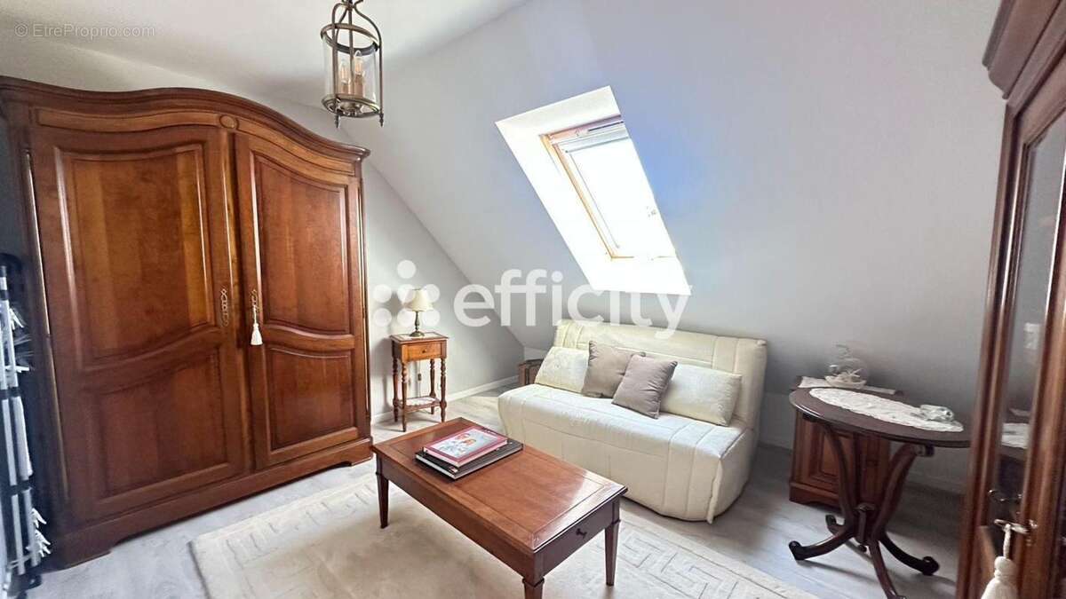 Maison à SAINT-CYR-SUR-LOIRE