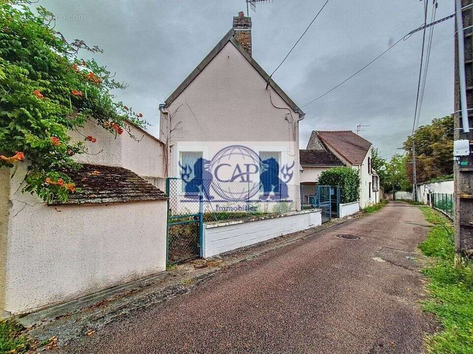 Maison à PONT-SUR-YONNE