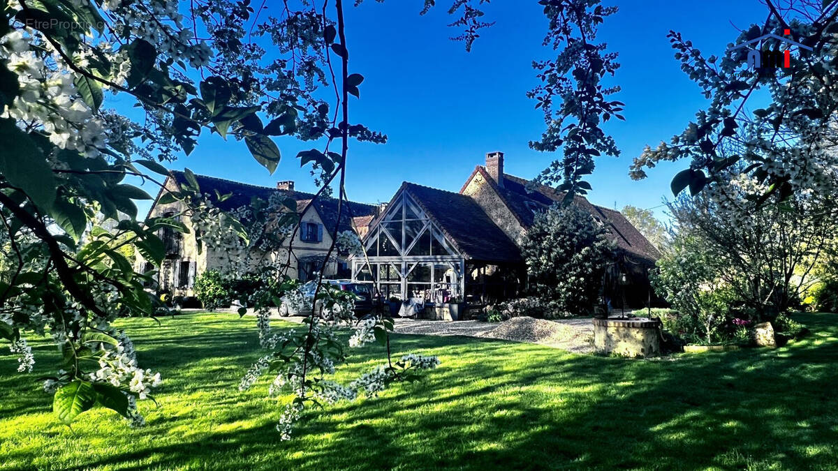 Maison à MOUTIERS-AU-PERCHE