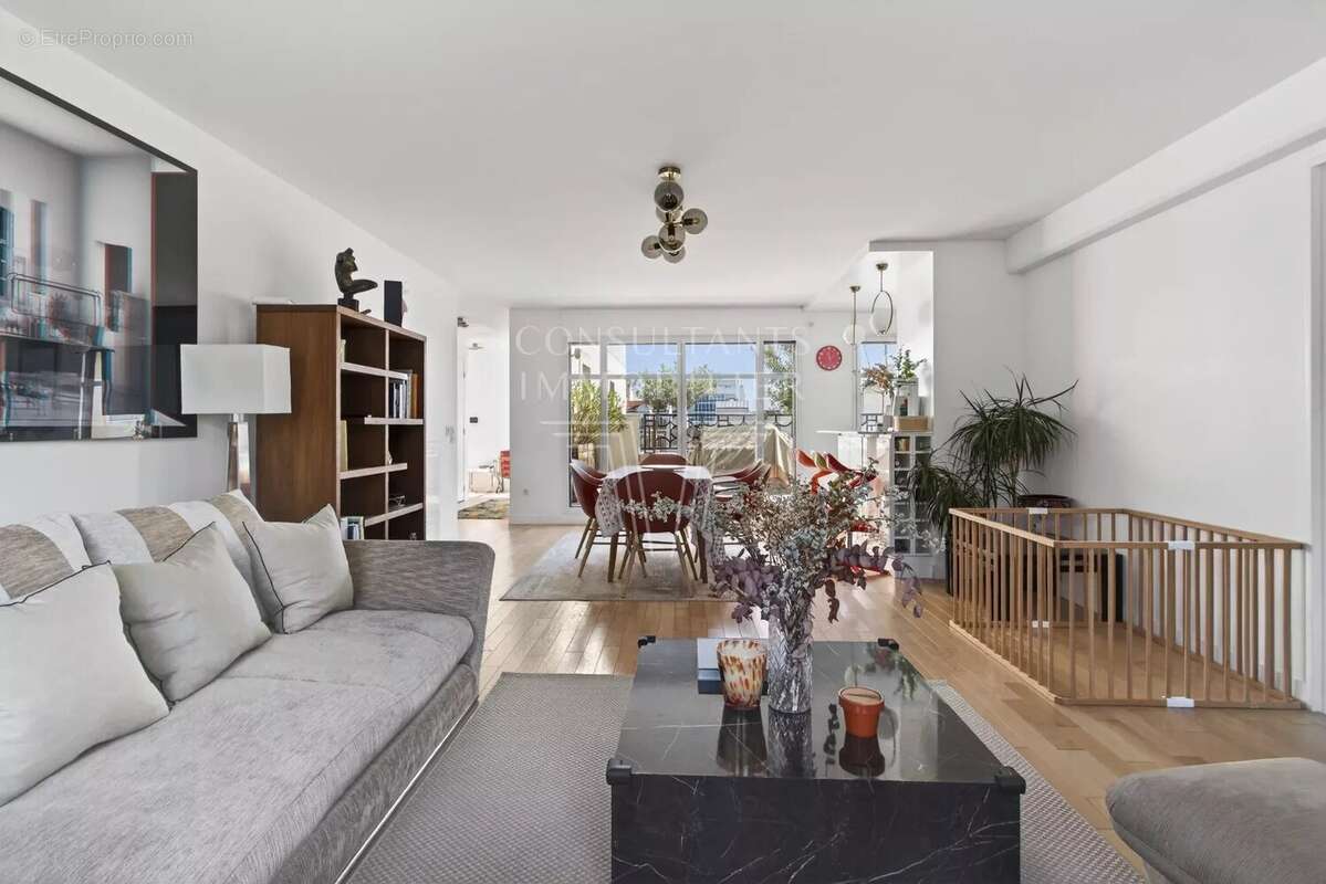 Appartement à LEVALLOIS-PERRET