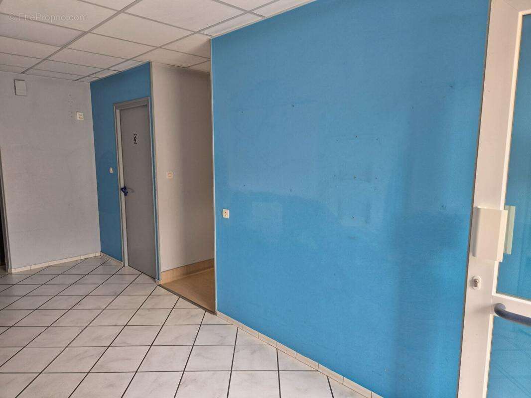 Maison plain pied de 280 m2 sur 613 m2 de terrain clos avec piscine couverte - photo 11