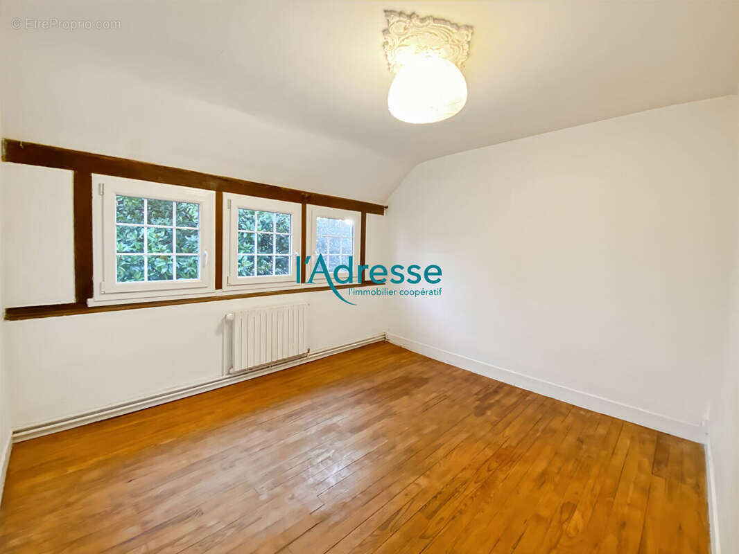 Maison à OINVILLE-SUR-MONTCIENT