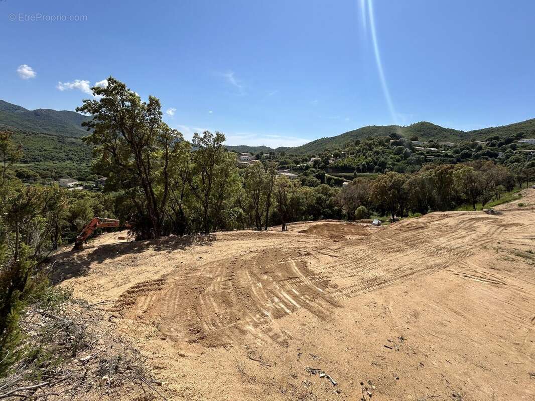 Terrain 875 m² à Ajaccio  - photo 2