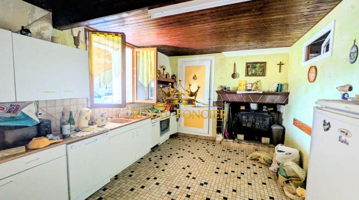Maison 83 m² à Saint-Genest-D'ambiere  - photo 4