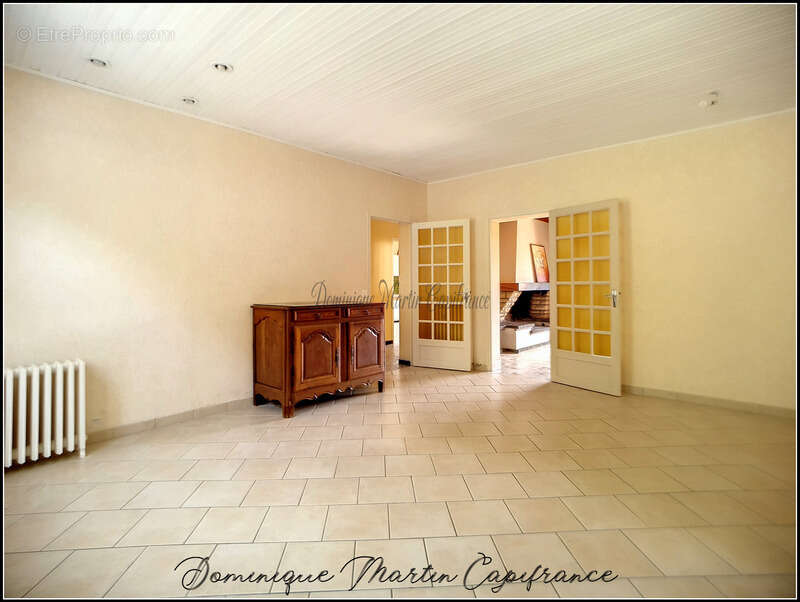Dpt Sarthe (72), à vendre LA CHARTRE SUR LE LOIR maison P6 de 132,48 m² - Terrain de 629,00 m² - cave-balcon- terasse - photo 4