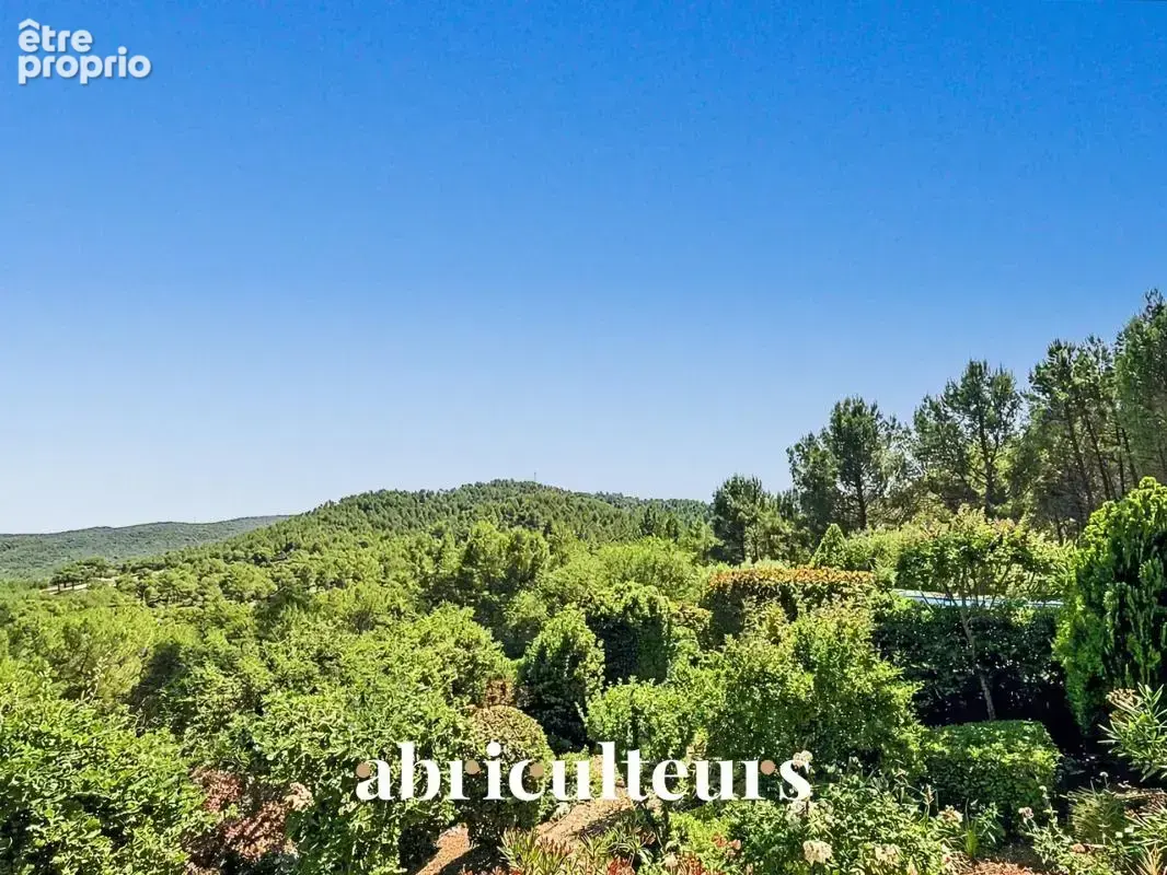 Splendide villa de 296 m² avec piscine, sauna, spa, terrain de 1,2 ha et vue exceptionnelle à Rognes (13840) - photo 20