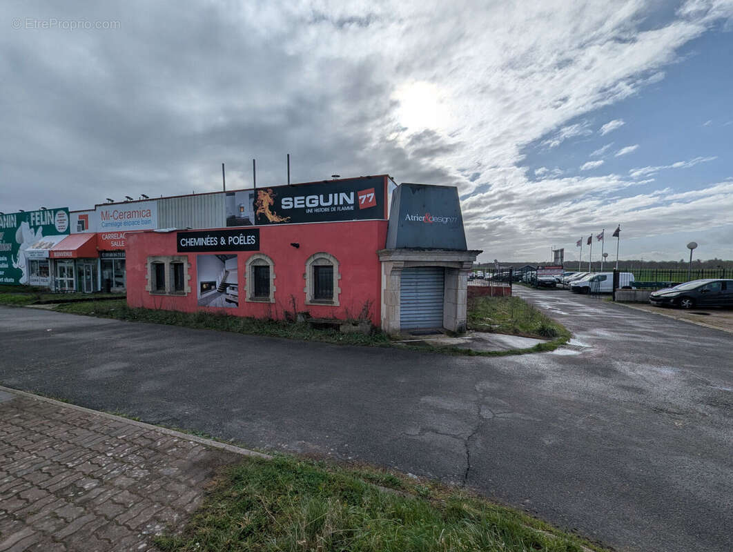 Photo 3 - Commerce à BOISSISE-LE-ROI