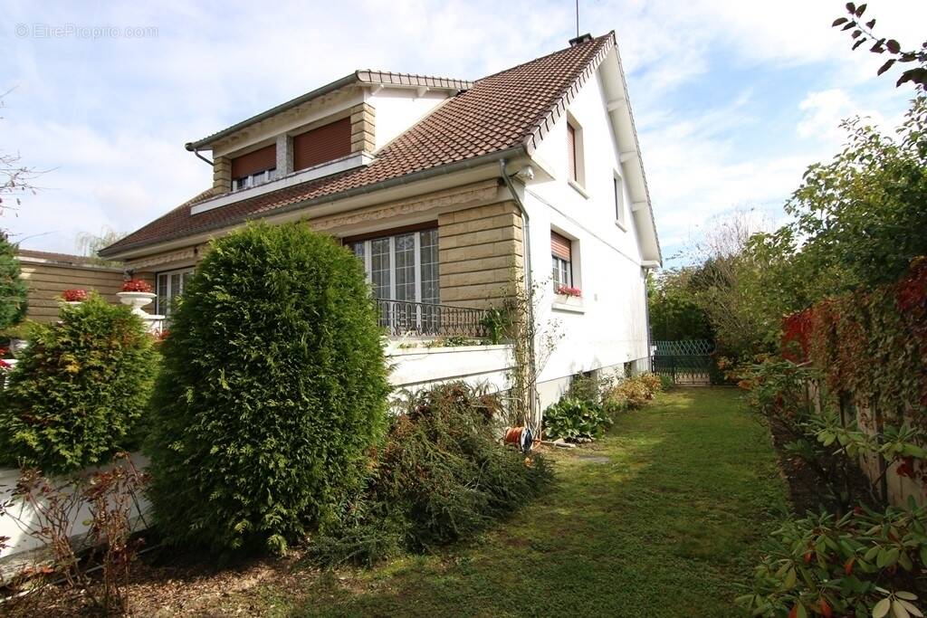 Maison à TOURNAN-EN-BRIE