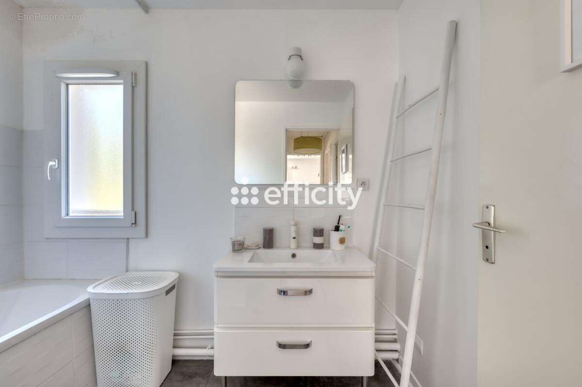 Maison à COMBS-LA-VILLE