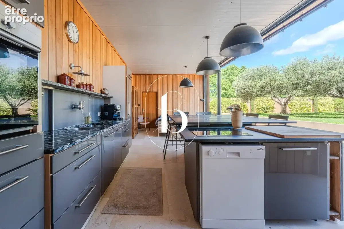 Maison 9 pièces 273 m² à vendre à Uzes (30700) - photo 7
