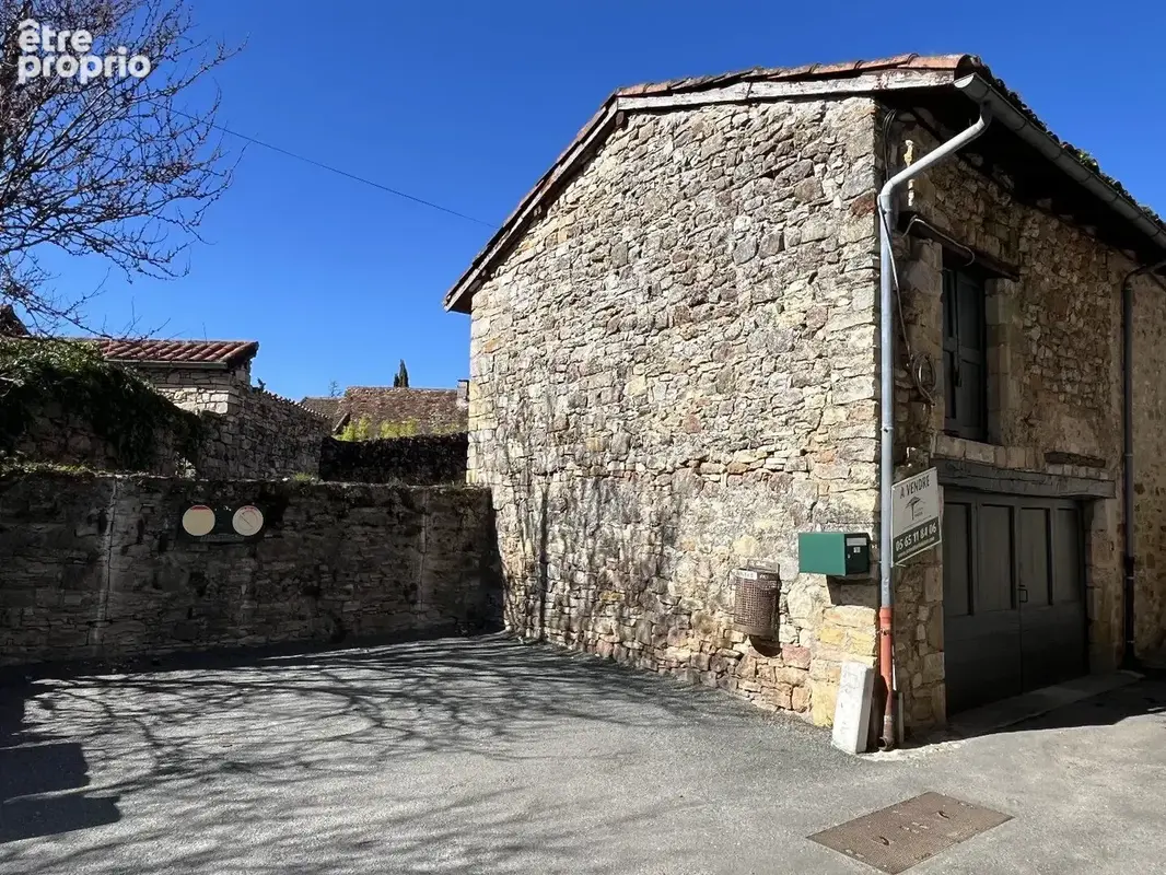 Maison en pierres entièrement rénovée dans village historique - photo 5