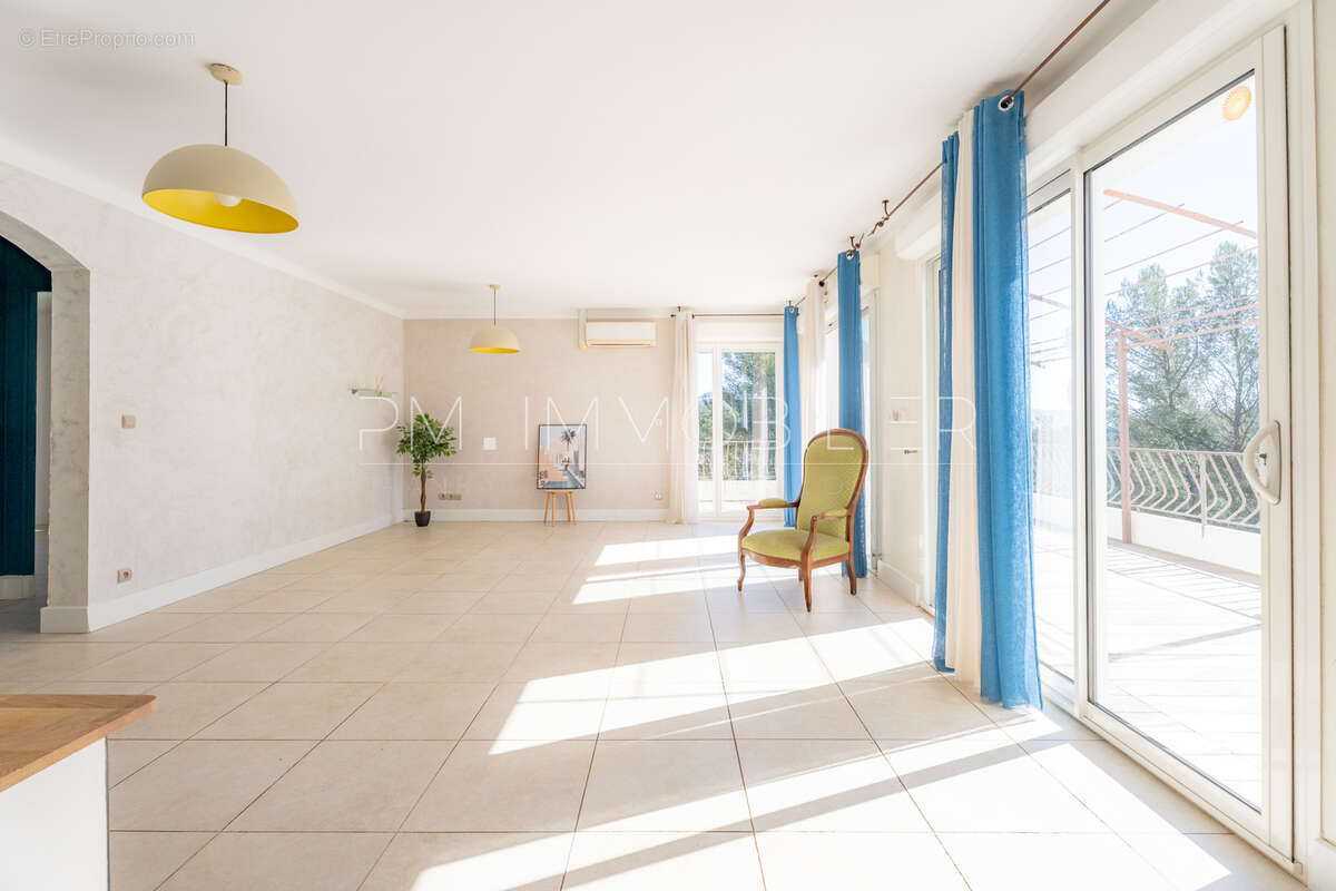 Appartement à MARSEILLE-12E