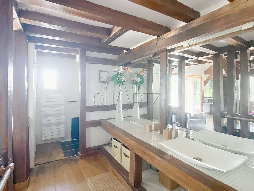 Maison à CHATEAUNEUF-EN-THYMERAIS