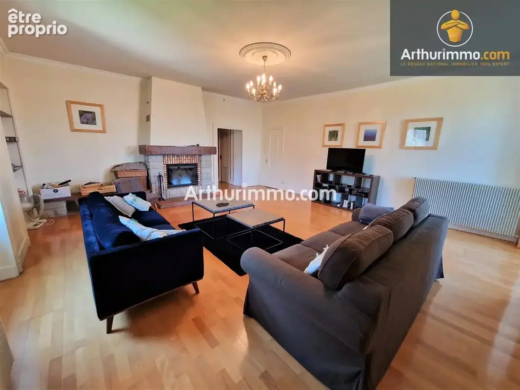BEAUFORT (39 JURA), à vendre maison en pierres de prestige + gîte touristique, parc clos et arboré de 3 355 m² - photo 4