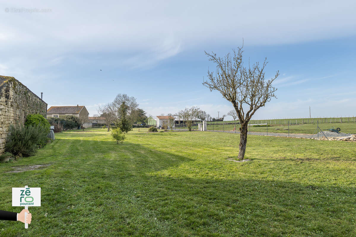 Maison à BOUILLE-COURDAULT