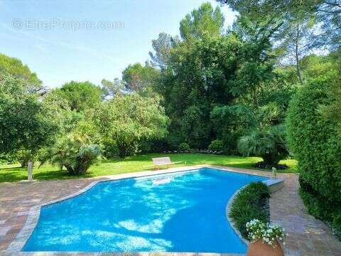Maison à MOUGINS