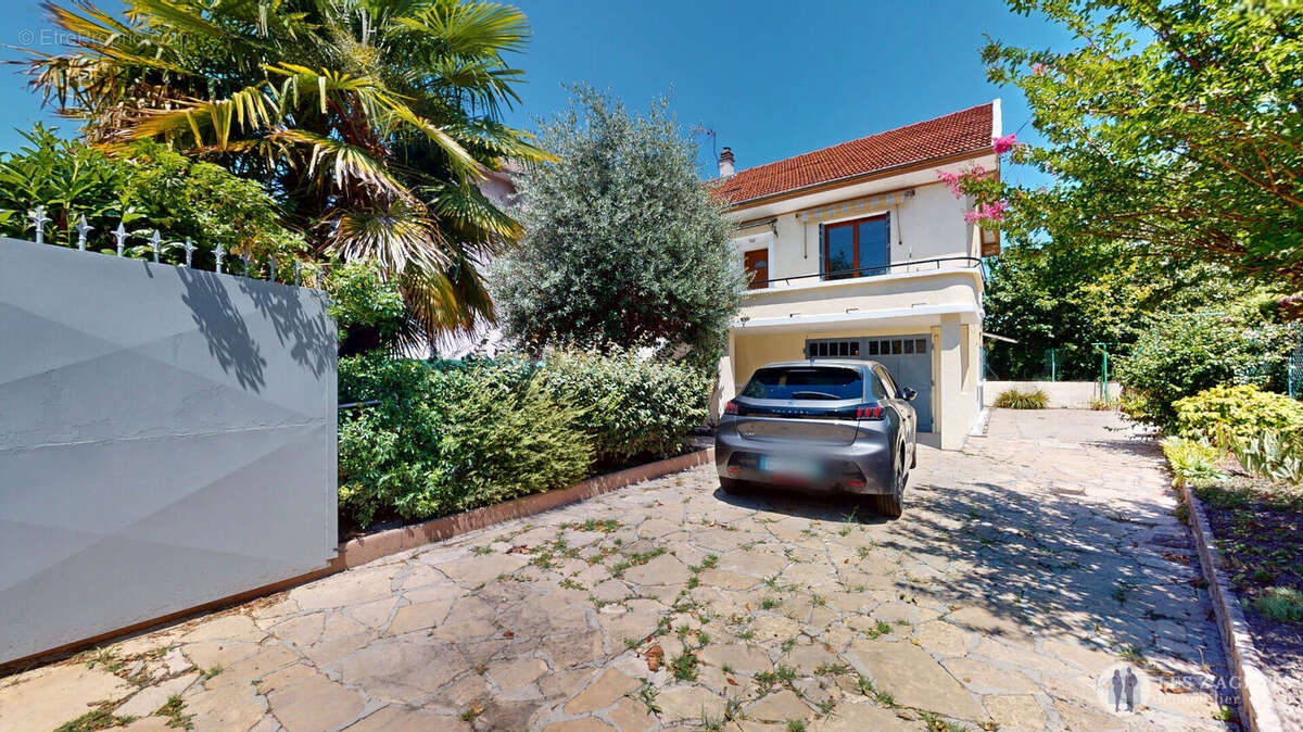 Maison Domene 5 pièces 160m2 avec 256m² de jardin - photo 2