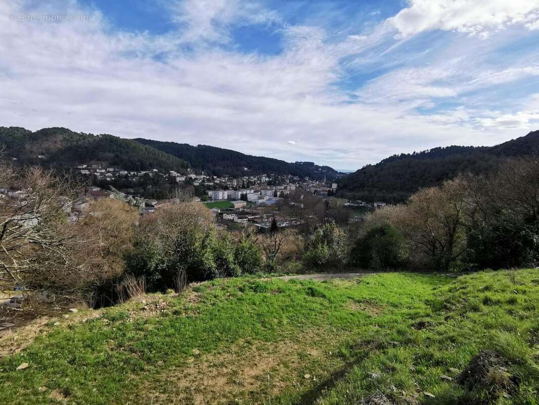   - Terrain à VALS-LES-BAINS