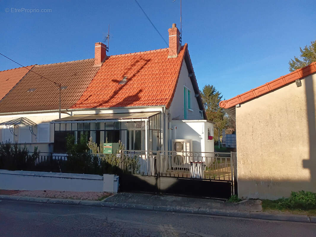 Maison à NERONDES