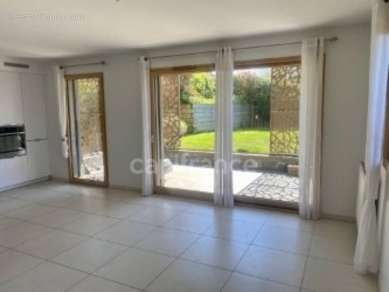 Appartement à TASSIN-LA-DEMI-LUNE