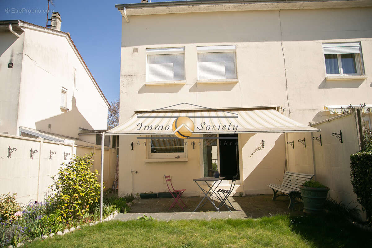 Maison à PETIT-COURONNE