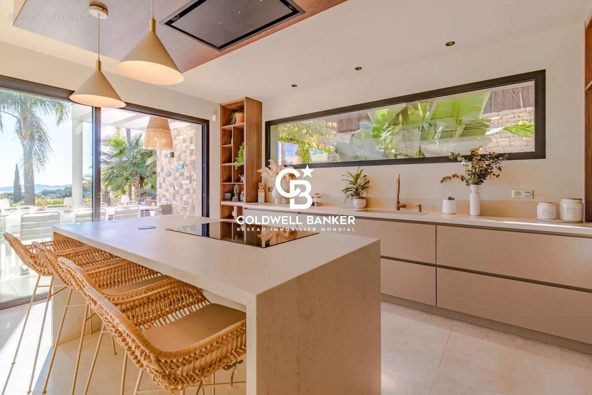 Maison à CARQUEIRANNE