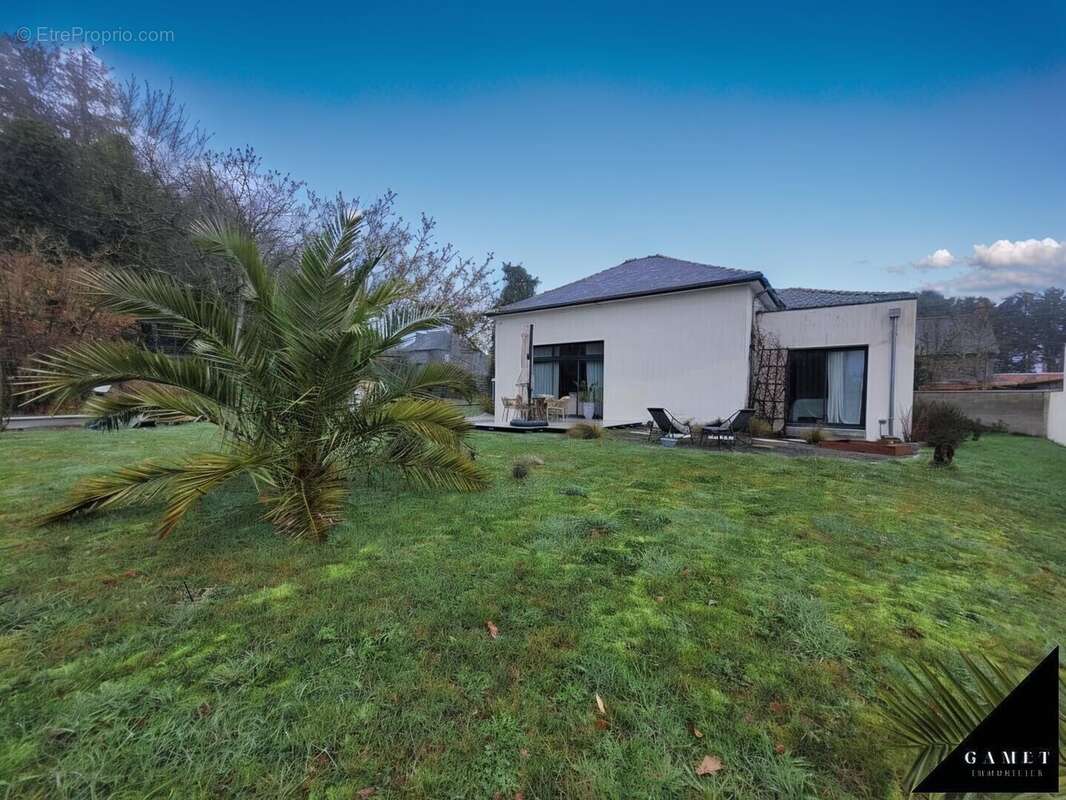 Maison à SAINT-PIERRE-DE-PLESGUEN