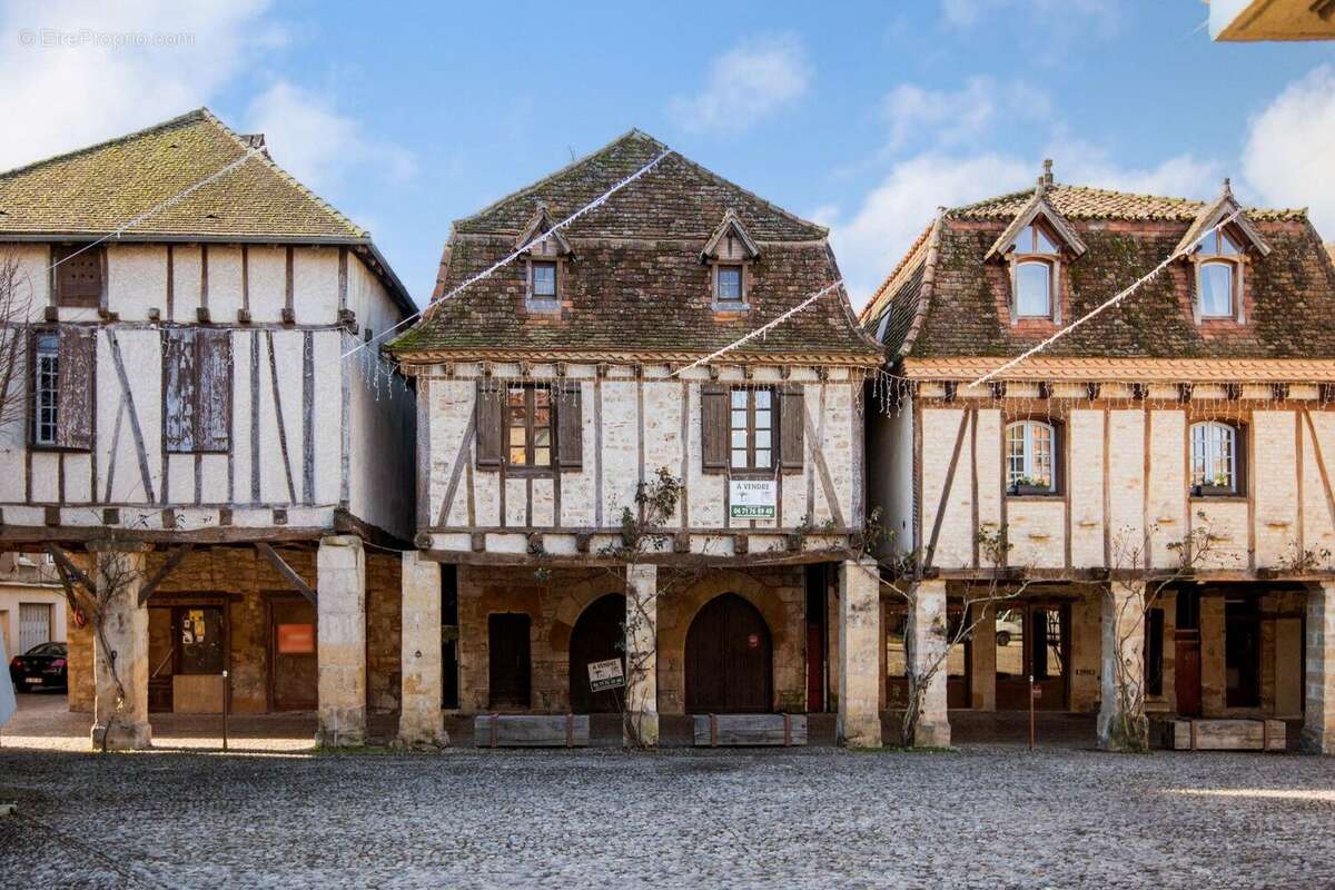 Maison historique  sur la Place des Consuls - Bretenoux - photo 5