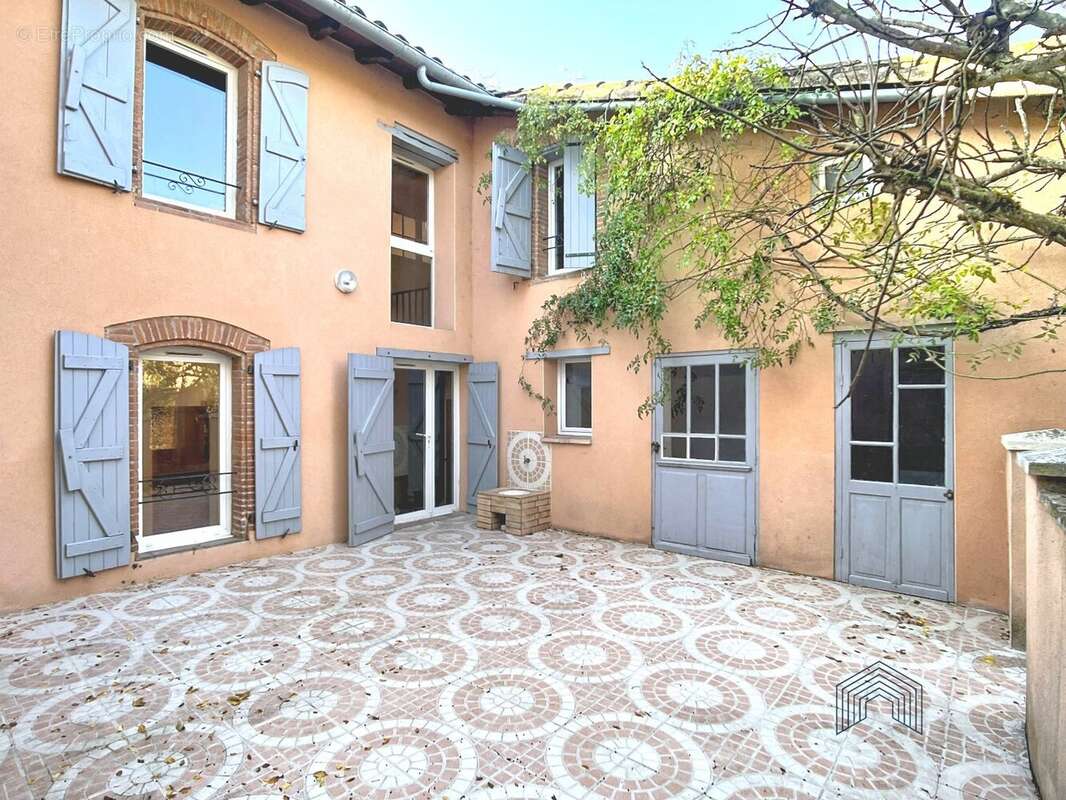 Maison à SAINT-SULPICE