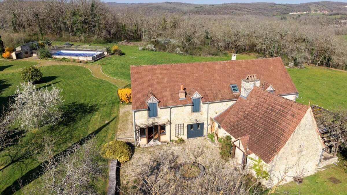 Maison à SALVIAC