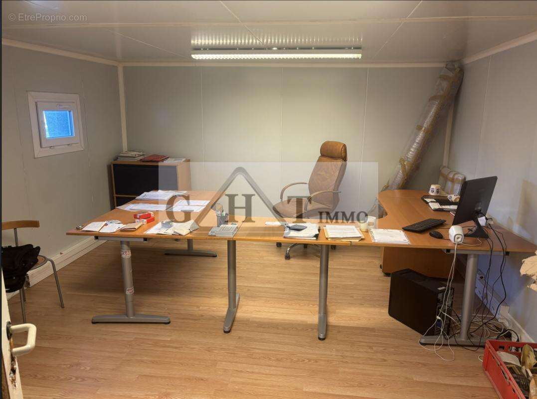 Commerce à GENNEVILLIERS