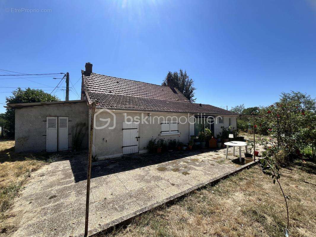 Coup de cœur : maison de 1940 en lisière de forêt, à deux pas d’un étang, sur 8 931m² de terrain avec dépendances - photo 23