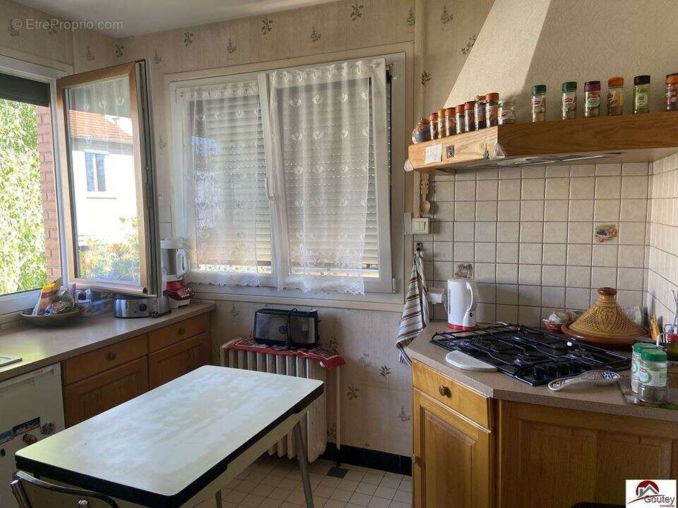 Maison 195 m² à Riorges  - photo 5
