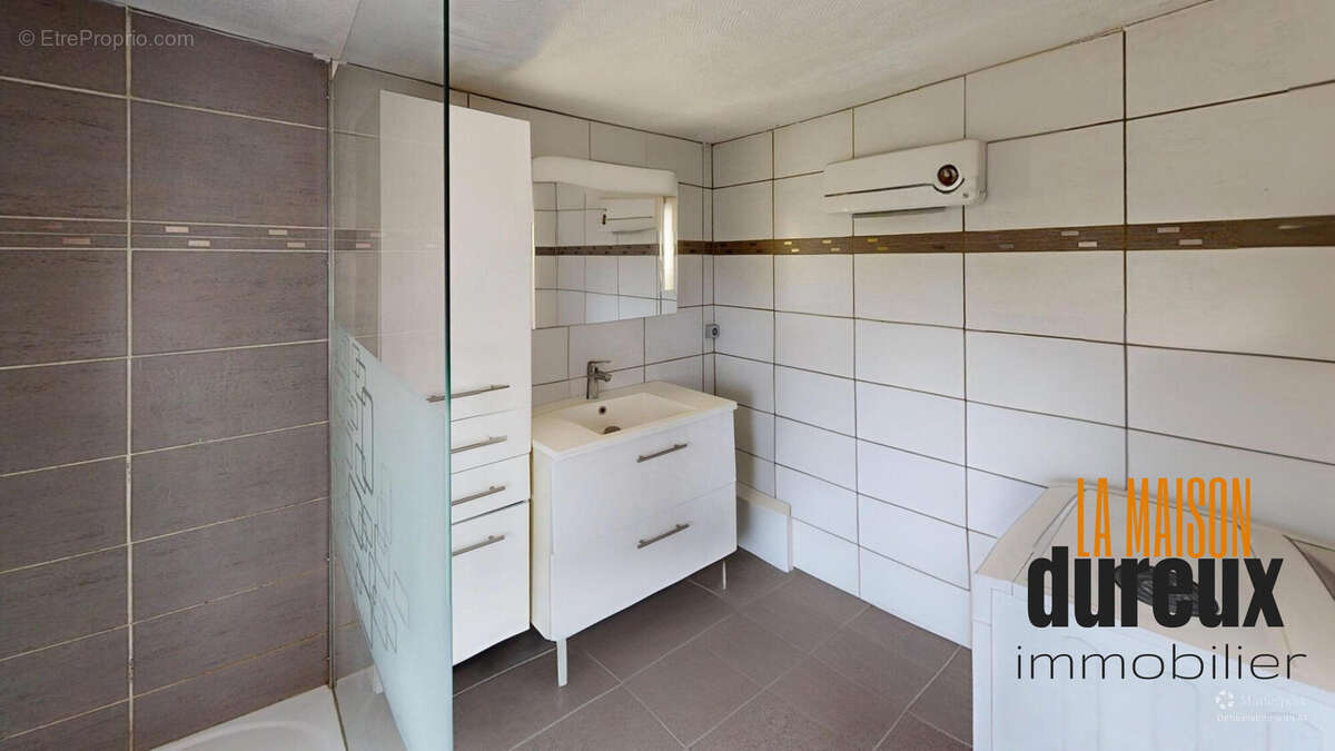 Appartement à POUILLEY-LES-VIGNES