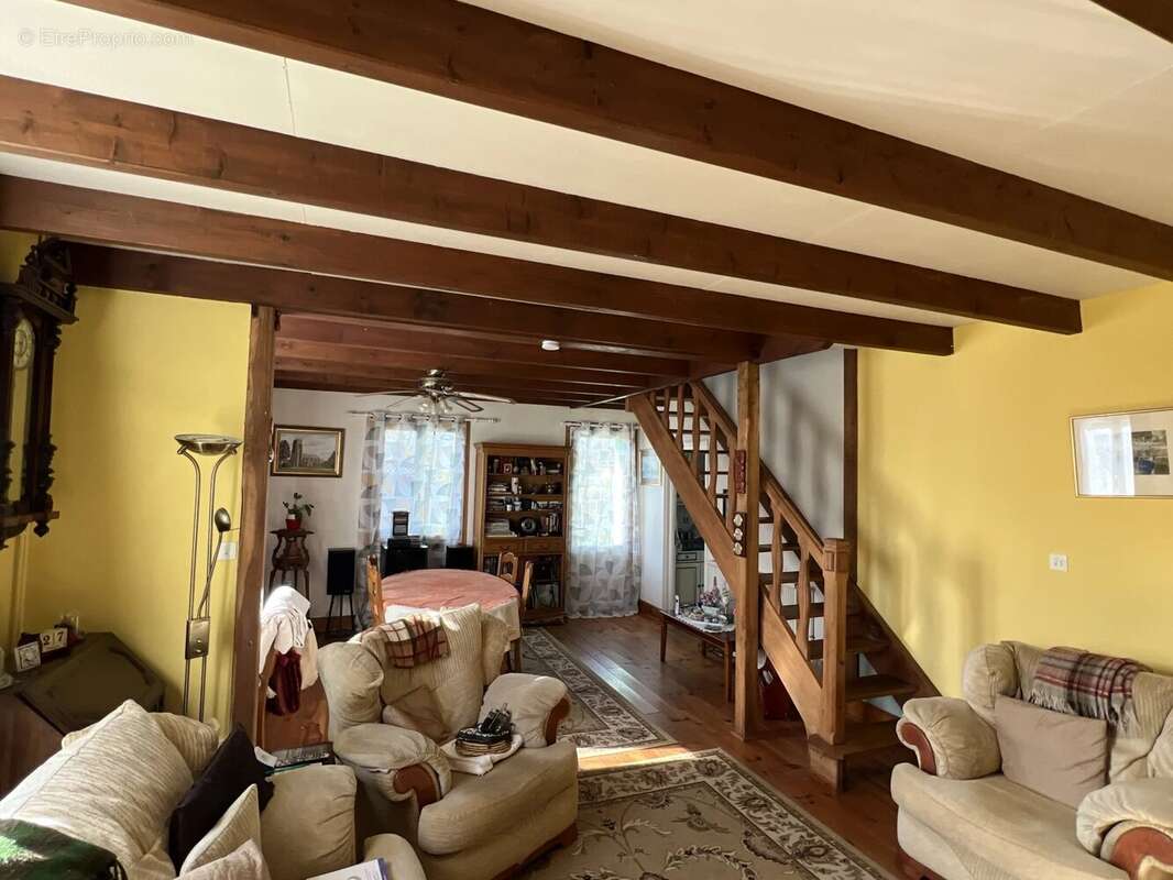 Maison à AMBERNAC