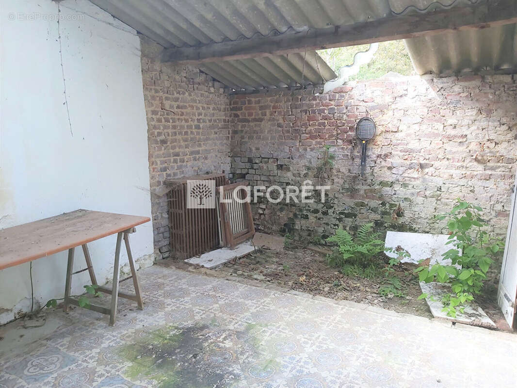 Maison à MONTBREHAIN