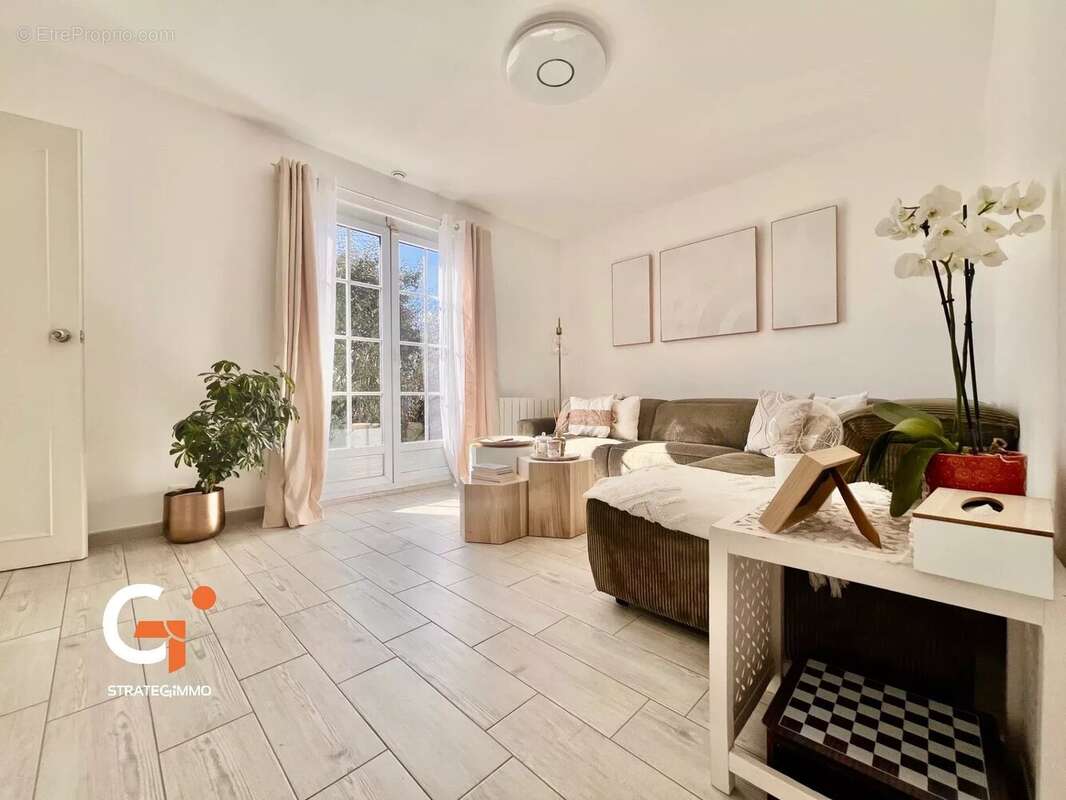 Maison à SAINT-ETIENNE-DU-ROUVRAY