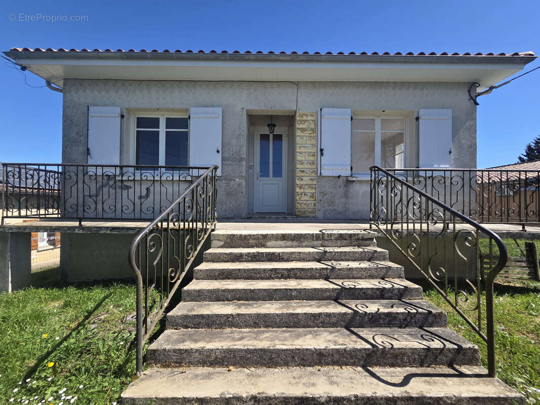 Appartement à CANCON