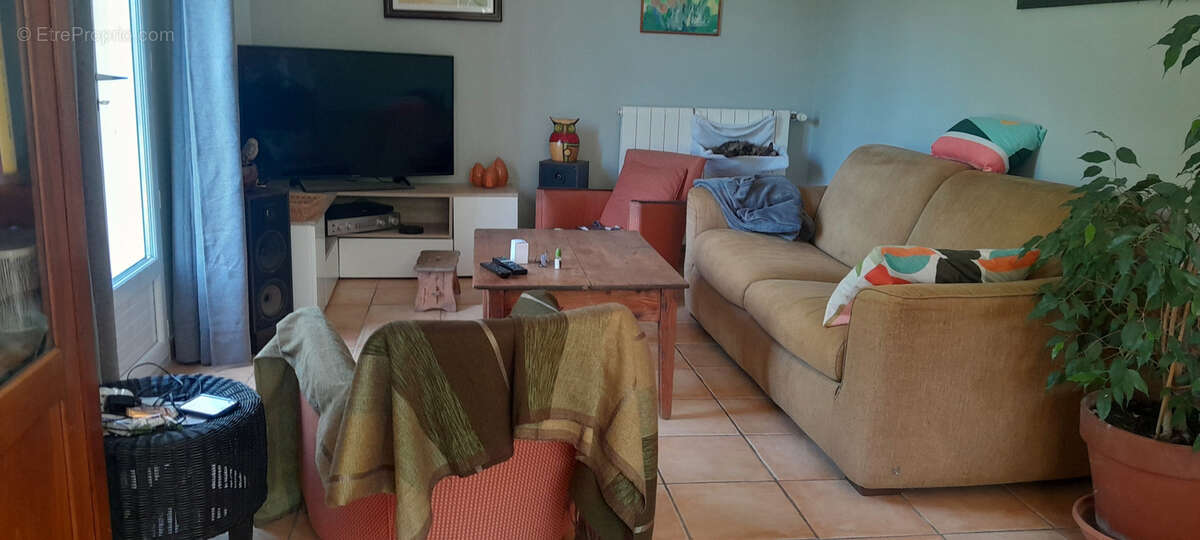 Maison à LARAGNE-MONTEGLIN