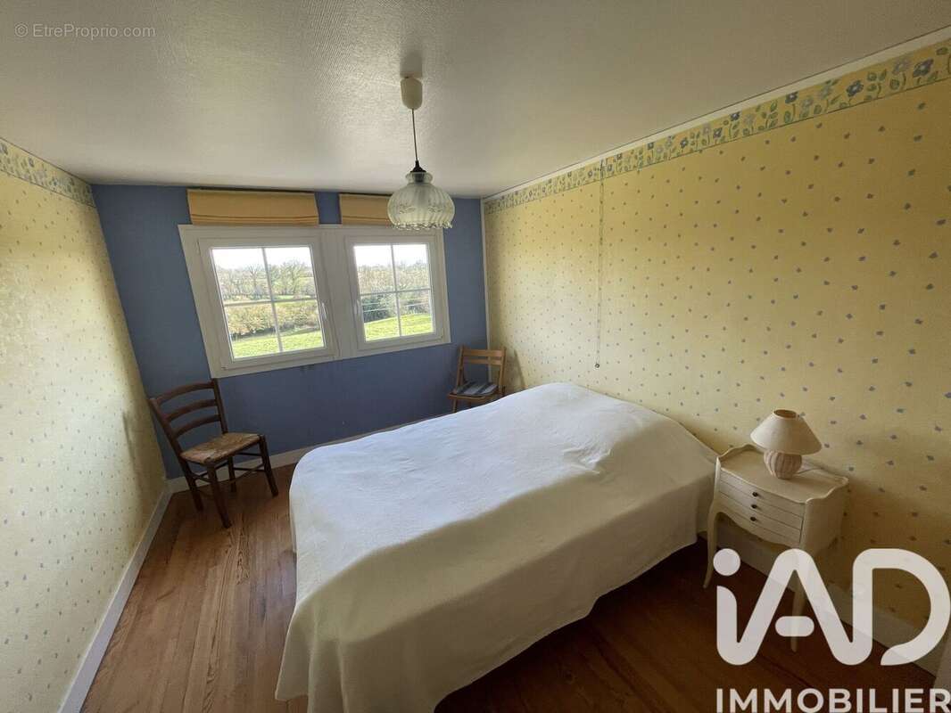 Maison 90 m² à Savigny  - photo 6