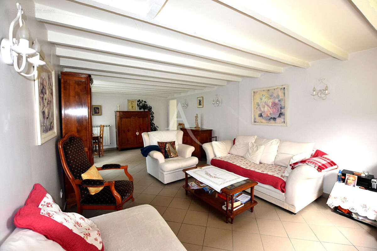 Maison à GOMETZ-LE-CHATEL