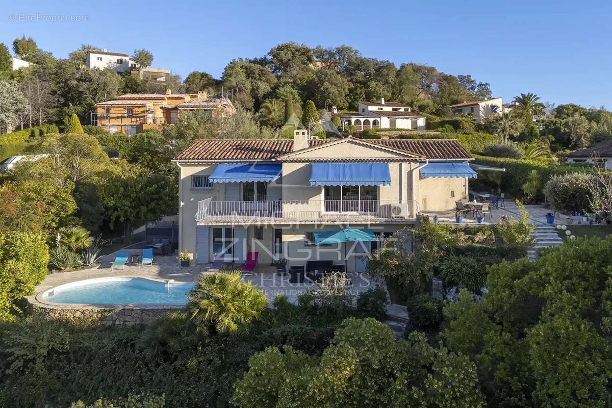 Maison à MANDELIEU-LA-NAPOULE