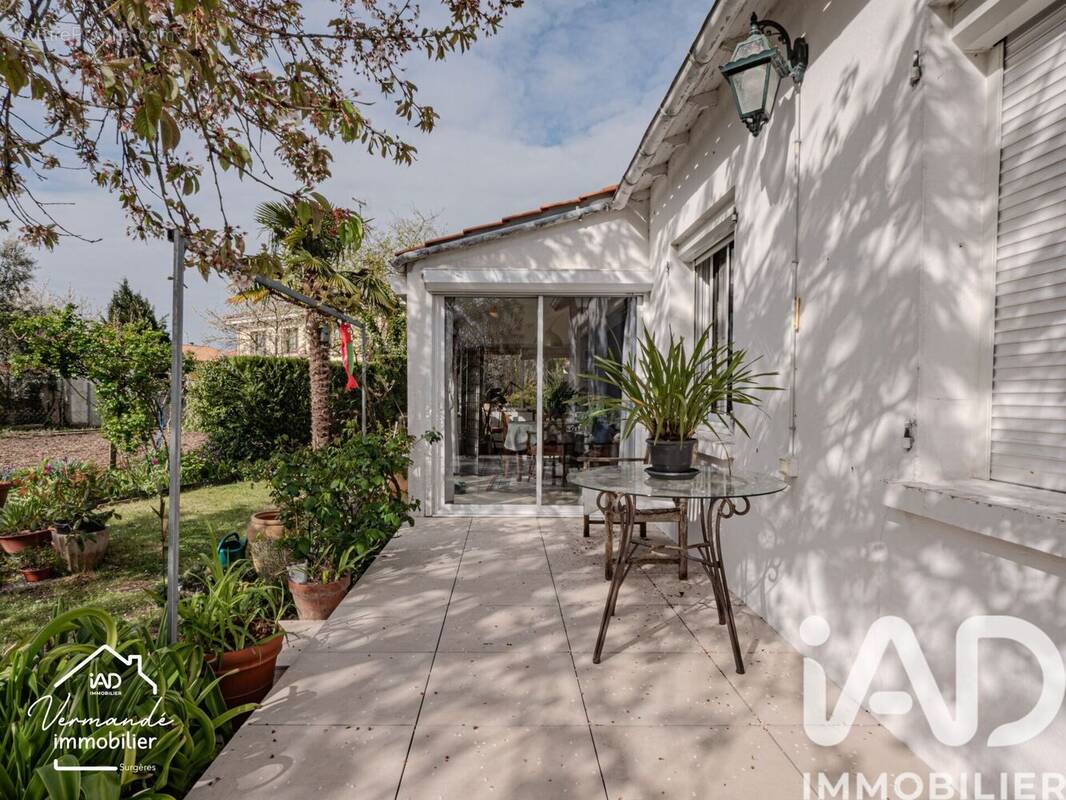 Photo 1 - Maison à SURGERES