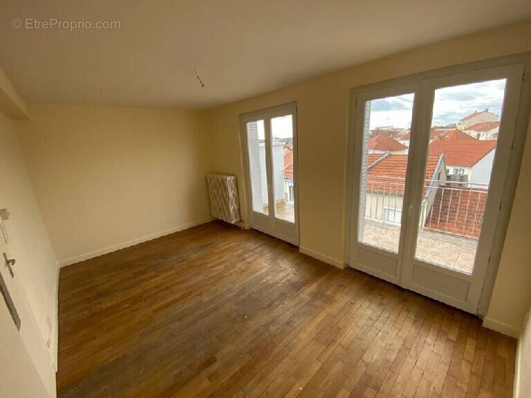 Appartement 43 m² à Vichy  - photo 1