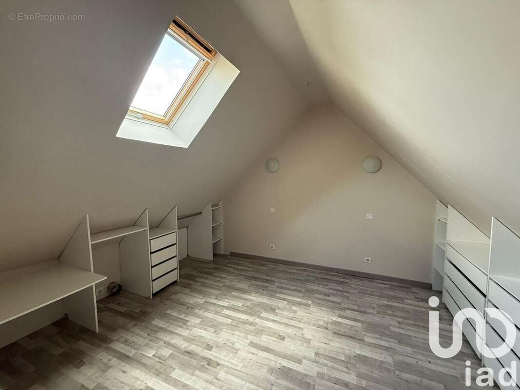 Photo 5 - Maison à LONGPERRIER