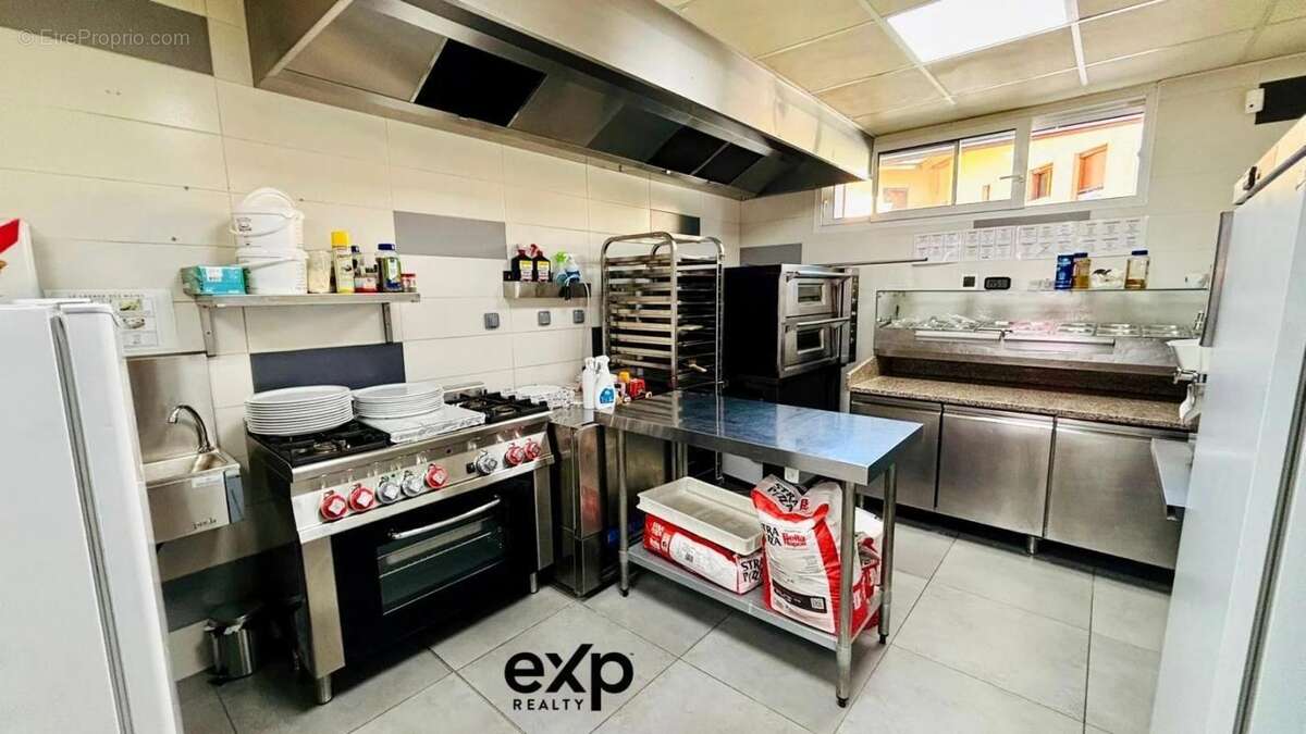 Commerce à SAINT-AVRE