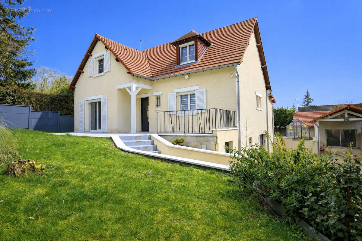 Maison à MEZIERES-SUR-SEINE